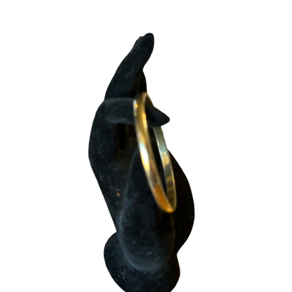 β¨ 3/$15 Evoke Gold Tone Bangle Bracelet